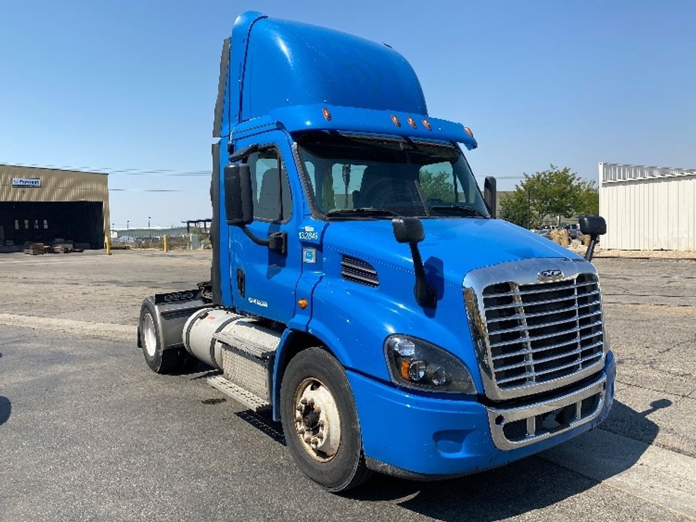 Day Cab Tractor-Heavy Duty Tractors-Freightliner-2016-Cascadia 11342ST-Boise-ID-301,822 miles-$ 55,250