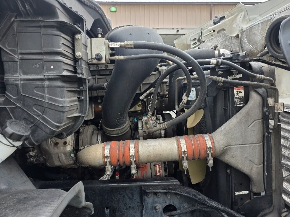 Day Cab Tractor-Heavy Duty Tractors-Freightliner-2016-Cascadia 11342ST-Torrance-CA-413,944\n\t\tmiles-$ 17,500 - Image 15