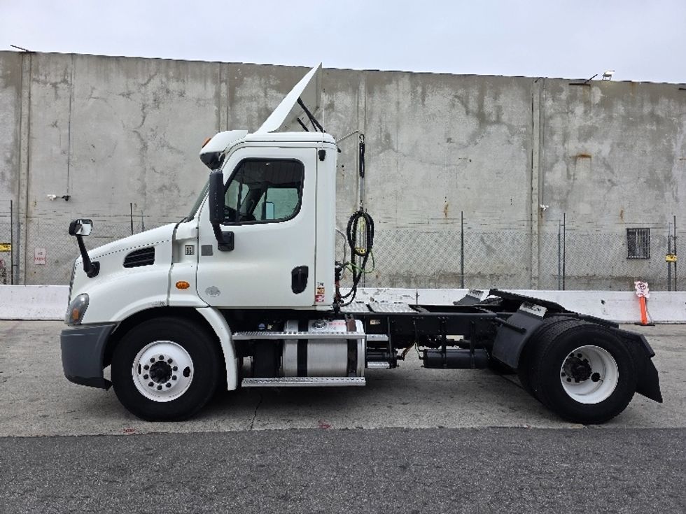 Day Cab Tractor-Heavy Duty Tractors-Freightliner-2016-Cascadia 11342ST-Torrance-CA-413,944\n\t\tmiles-$ 17,500 - Image 4