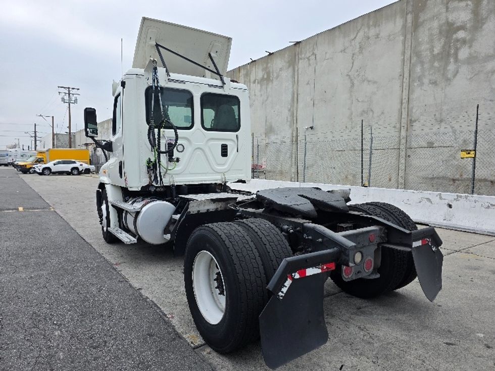 Day Cab Tractor-Heavy Duty Tractors-Freightliner-2016-Cascadia 11342ST-Torrance-CA-413,944\n\t\tmiles-$ 17,500 - Image 5