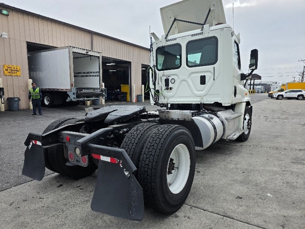 Day Cab Tractor-Heavy Duty Tractors-Freightliner-2016-Cascadia 11342ST-Torrance-CA-413,944\n\t\tmiles-$ 17,500 - Image 7