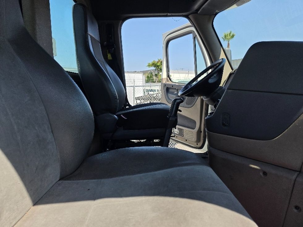 Day Cab Tractor-Heavy Duty Tractors-Freightliner-2016-Cascadia 11342ST-Torrance-CA-421,706\n\t\tmiles-$ 17,500 - Image 14
