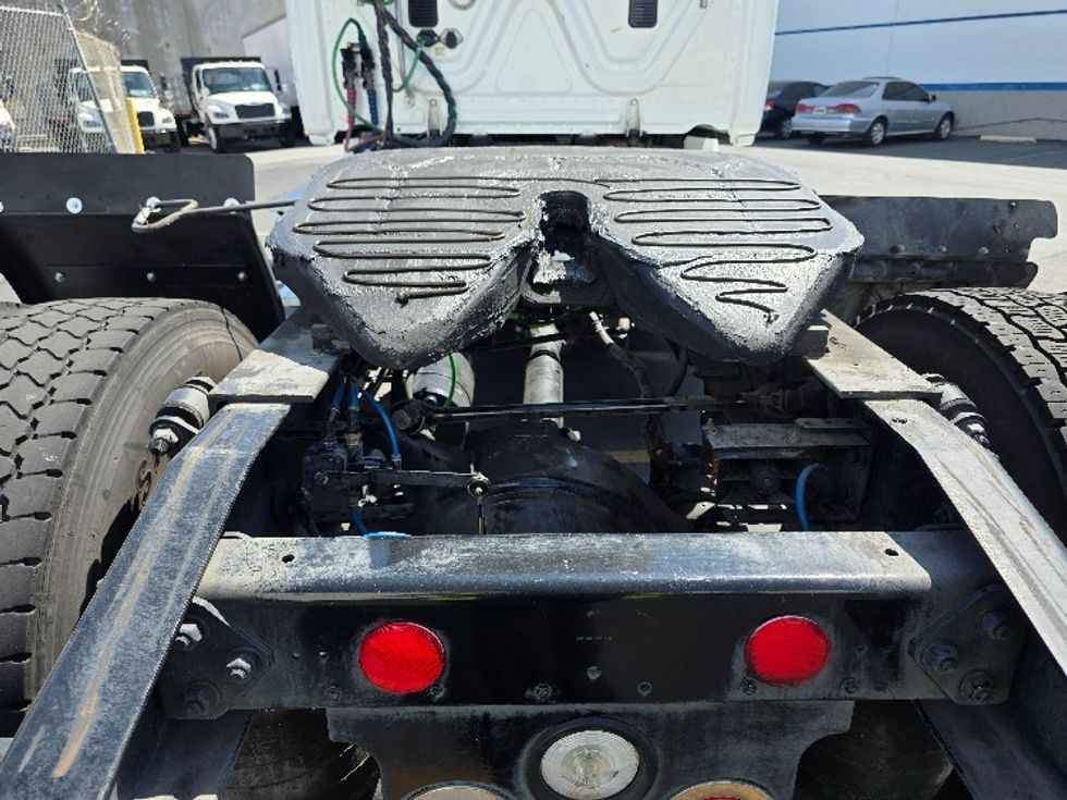 Day Cab Tractor-Heavy Duty Tractors-Freightliner-2016-Cascadia 11342ST-Torrance-CA-421,706\n\t\tmiles-$ 17,500 - Image 6