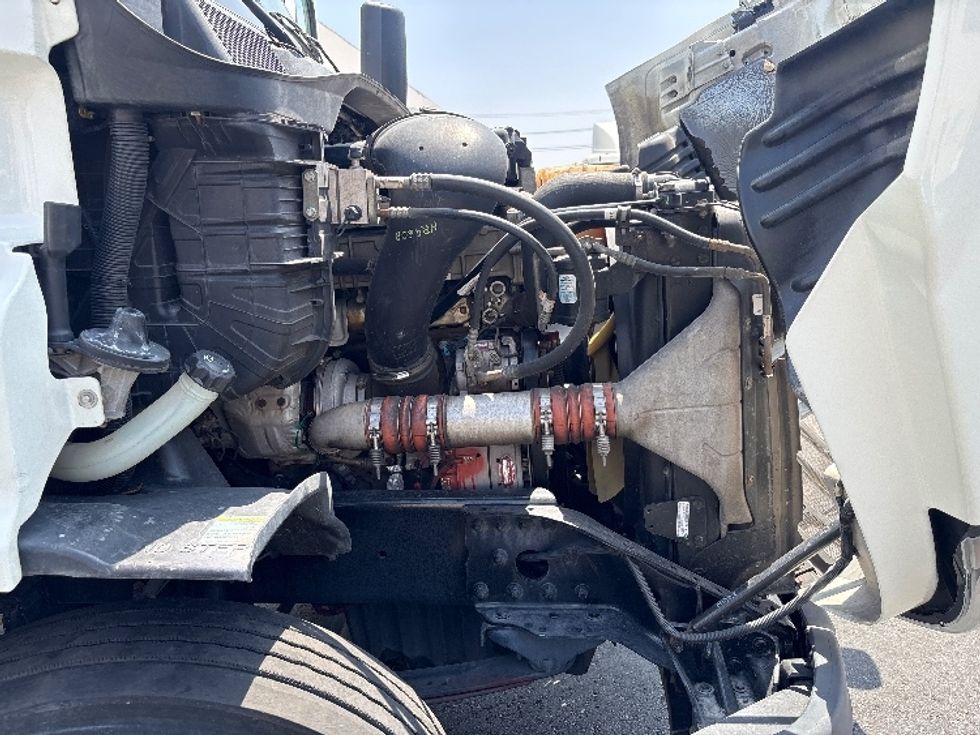 Day Cab Tractor-Heavy Duty Tractors-Freightliner-2016-Cascadia 11342ST-Torrance-CA-433,724\n\t\tmiles-$ 17,500 - Image 15