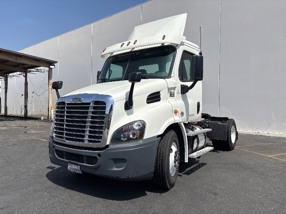 Day Cab Tractor-Heavy Duty Tractors-Freightliner-2016-Cascadia 11342ST-Torrance-CA-433,724\n\t\tmiles-$ 17,500 - Image 3
