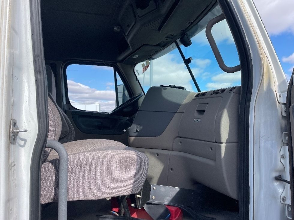 Your Next Used 2016 Freightliner Cascadia 11364ST, 716784, Is For Sale