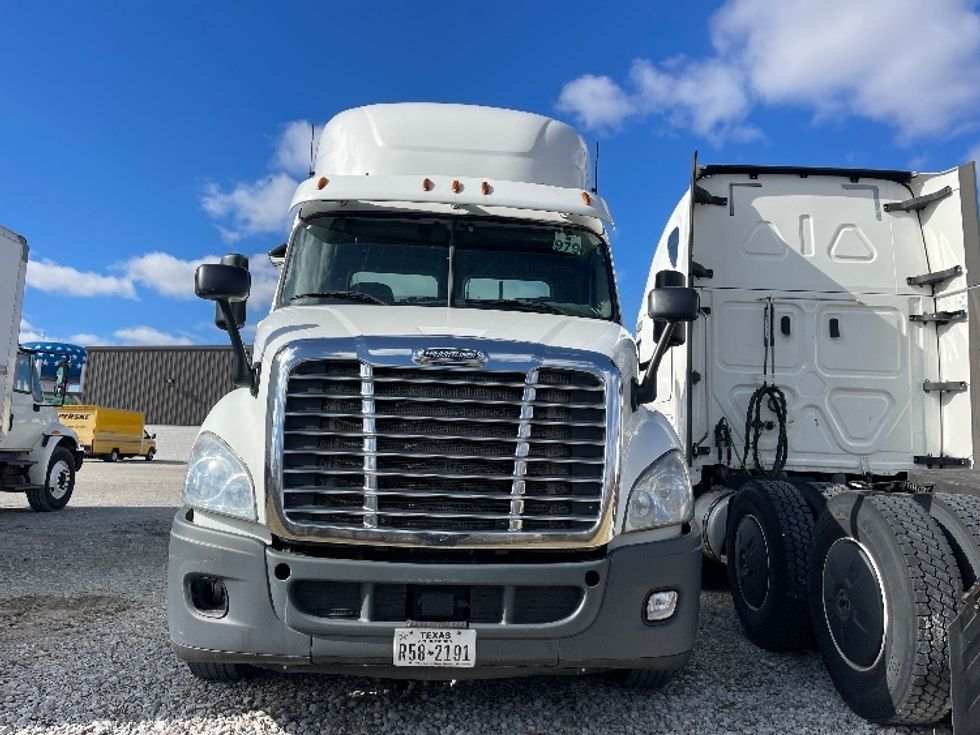 Your Next Used 2016 Freightliner Cascadia 11364ST, 716784, Is For Sale
