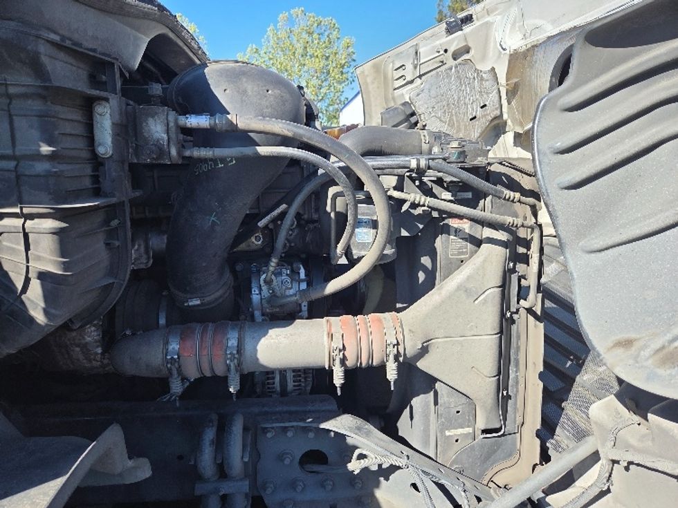 Day Cab Tractor-Heavy Duty Tractors-Freightliner-2016-Cascadia 11364ST-Livermore-CA-325,166\n\t\tmiles-$ 22,000 - Image 15