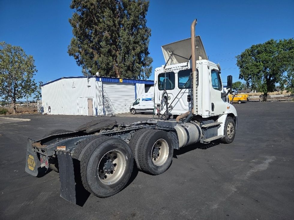 Day Cab Tractor-Heavy Duty Tractors-Freightliner-2016-Cascadia 11364ST-Livermore-CA-325,166\n\t\tmiles-$ 22,000 - Image 7