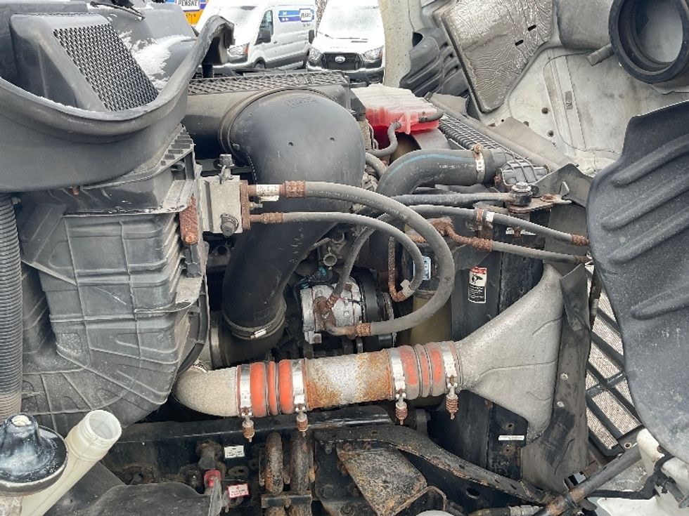 Day Cab Tractor-Heavy Duty Tractors-Freightliner-2016-Cascadia 11364ST-Perrysburg-OH-472,301\n\t\tmiles-$ 26,500 - Image 15