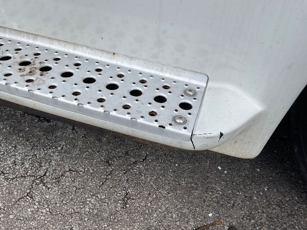 Day Cab Tractor-Heavy Duty Tractors-Freightliner-2016-Cascadia 11364ST-Perrysburg-OH-472,301\n\t\tmiles-$ 26,500 - Image 21