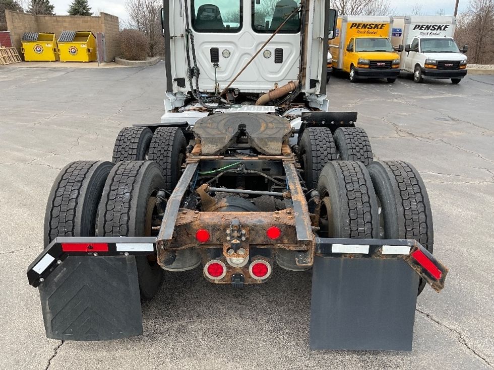 Day Cab Tractor-Heavy Duty Tractors-Freightliner-2016-Cascadia 11364ST-Perrysburg-OH-490,963\n\t\tmiles-$ 25,750 - Image 6