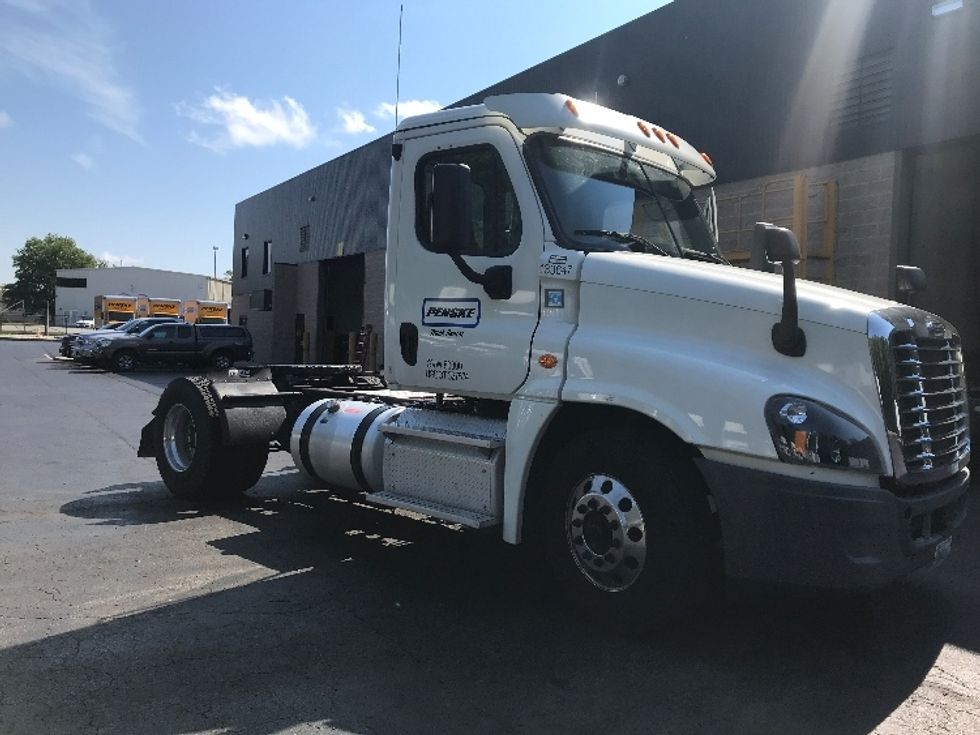 Day Cab Tractor-Heavy Duty Tractors-Freightliner-2016-Cascadia 12542ST-Baltimore-MD-417,647 miles-$ 39,000