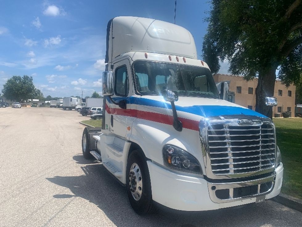 Your Next Used 2016 Freightliner Cascadia 12542ST, 152659, Is For Sale