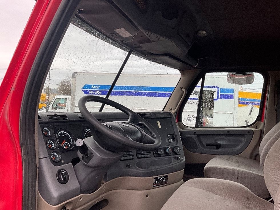 Day Cab Tractor-Heavy Duty Tractors-Freightliner-2016-Cascadia 12542ST-Tacoma-WA-429,538\n\t\tmiles-$ 25,500 - Image 10