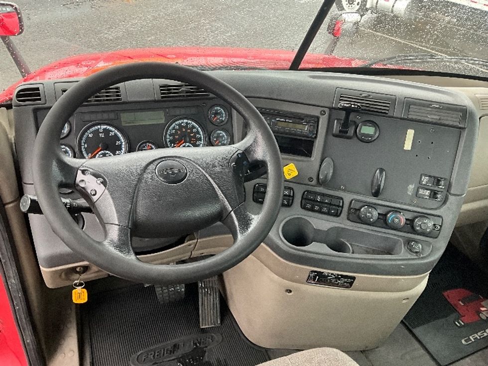 Day Cab Tractor-Heavy Duty Tractors-Freightliner-2016-Cascadia 12542ST-Tacoma-WA-429,538\n\t\tmiles-$ 25,500 - Image 11