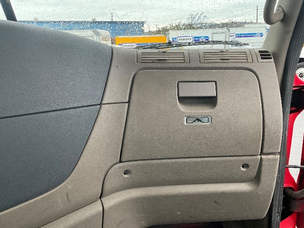 Day Cab Tractor-Heavy Duty Tractors-Freightliner-2016-Cascadia 12542ST-Tacoma-WA-429,538\n\t\tmiles-$ 25,500 - Image 13