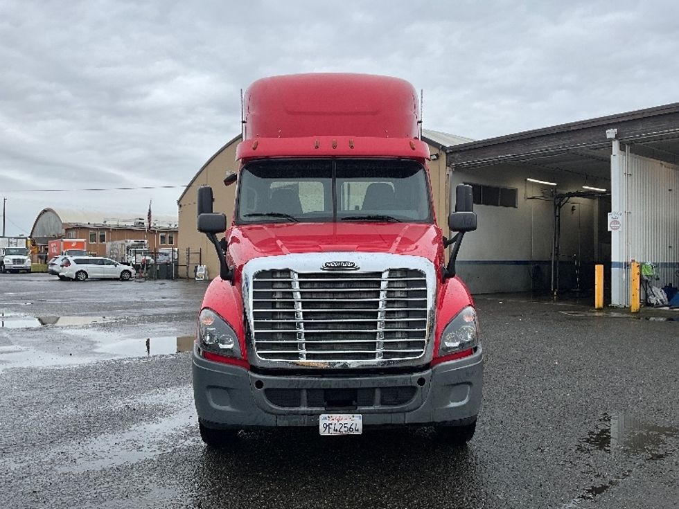 Day Cab Tractor-Heavy Duty Tractors-Freightliner-2016-Cascadia 12542ST-Tacoma-WA-429,538\n\t\tmiles-$ 25,500 - Image 2