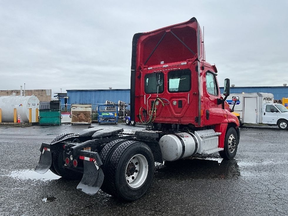 Day Cab Tractor-Heavy Duty Tractors-Freightliner-2016-Cascadia 12542ST-Tacoma-WA-429,538\n\t\tmiles-$ 25,500 - Image 7