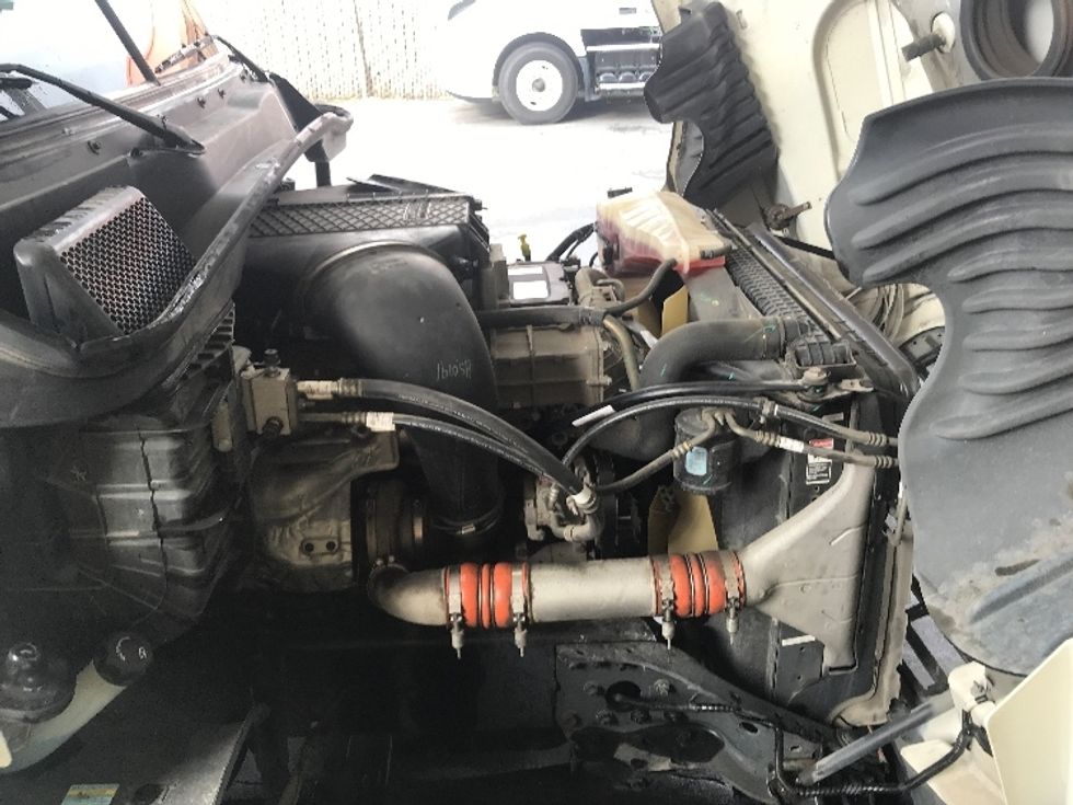 Day Cab Tractor-Heavy Duty Tractors-Freightliner-2016-Cascadia 12542ST-West Sacramento-CA-124,806\n\t\tmiles-$ 21,250 - Image 15