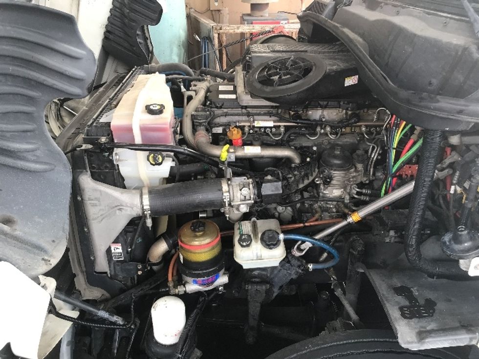 Day Cab Tractor-Heavy Duty Tractors-Freightliner-2016-Cascadia 12542ST-West Sacramento-CA-124,806\n\t\tmiles-$ 21,250 - Image 16