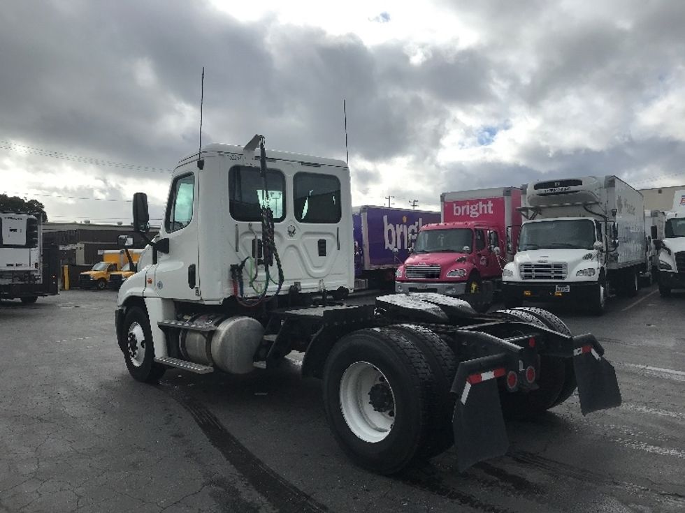 Day Cab Tractor-Heavy Duty Tractors-Freightliner-2016-Cascadia 12542ST-West Sacramento-CA-124,806\n\t\tmiles-$ 21,250 - Image 5