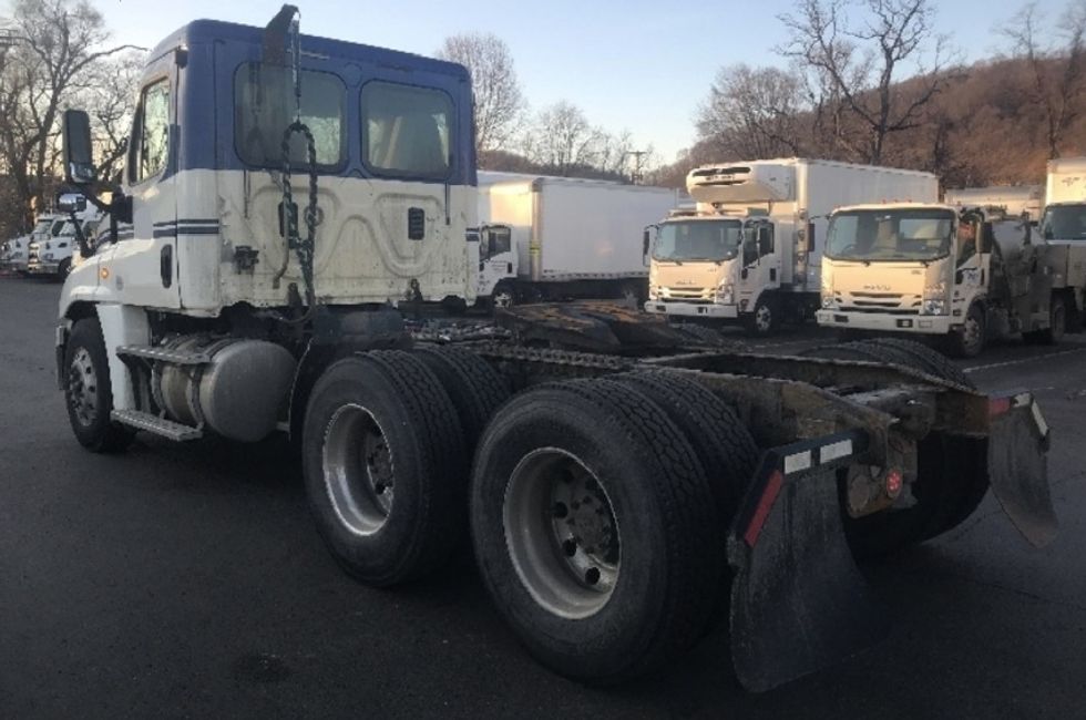 Day Cab Tractor-Heavy Duty Tractors-Freightliner-2016-Cascadia 12564ST-Akron-OH-566,225\n\t\tmiles-$ 29,750 - Image 5