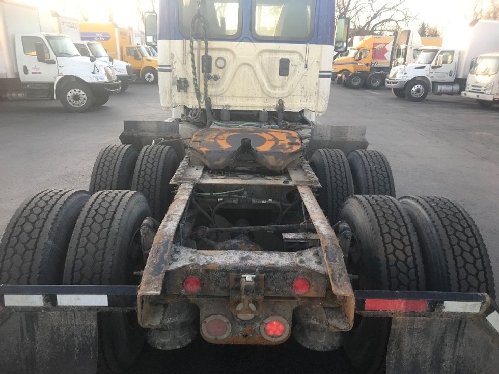 Day Cab Tractor-Heavy Duty Tractors-Freightliner-2016-Cascadia 12564ST-Akron-OH-566,225\n\t\tmiles-$ 29,750 - Image 6
