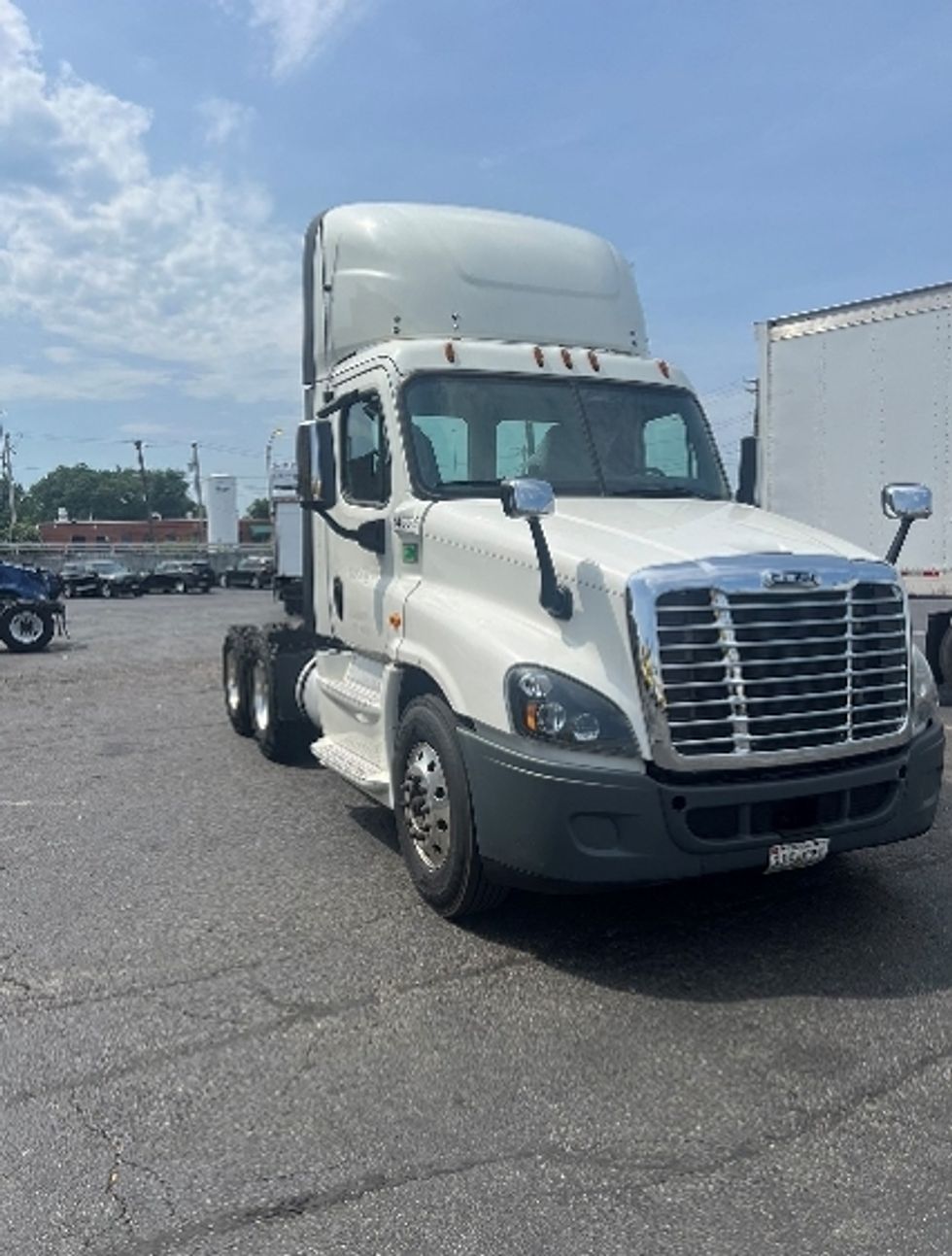 Day Cab Tractor-Heavy Duty Tractors-Freightliner-2016-Cascadia 12564ST-Baltimore-MD-375,004\n\t\tmiles-$ 34,750 - Image 1