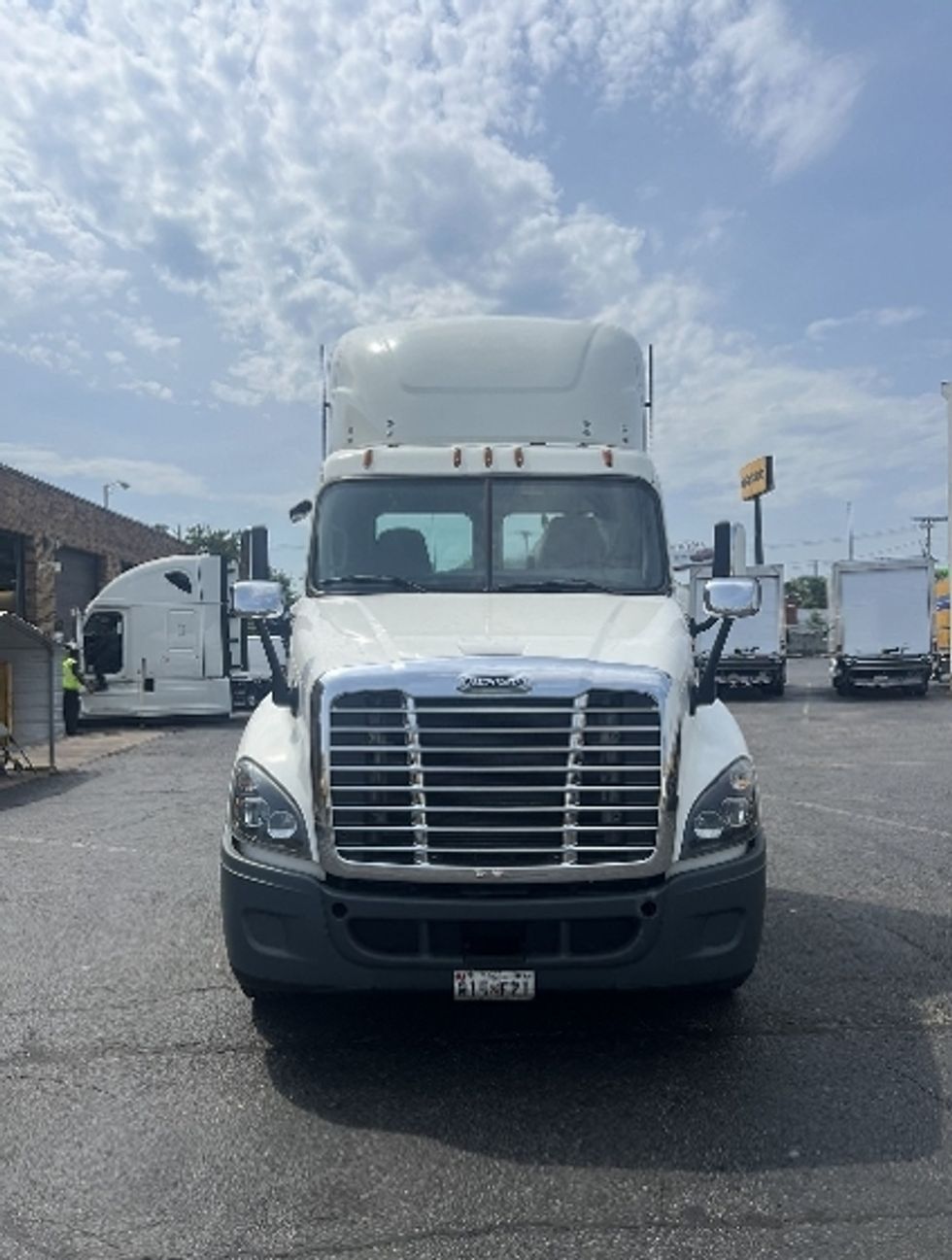 Day Cab Tractor-Heavy Duty Tractors-Freightliner-2016-Cascadia 12564ST-Baltimore-MD-375,004\n\t\tmiles-$ 34,750 - Image 2