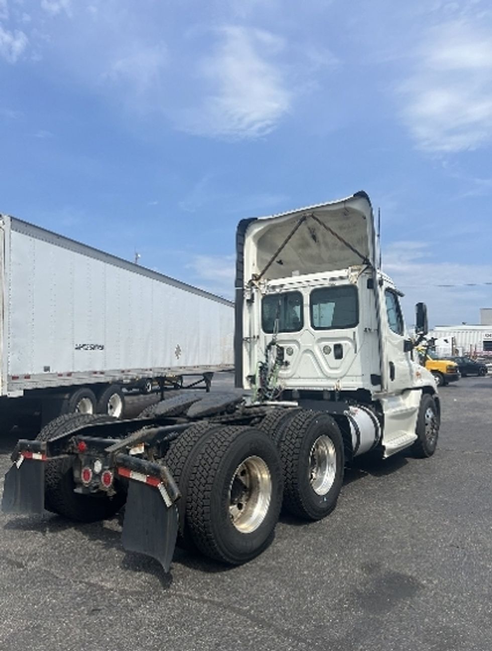 Day Cab Tractor-Heavy Duty Tractors-Freightliner-2016-Cascadia 12564ST-Baltimore-MD-375,004\n\t\tmiles-$ 34,750 - Image 7