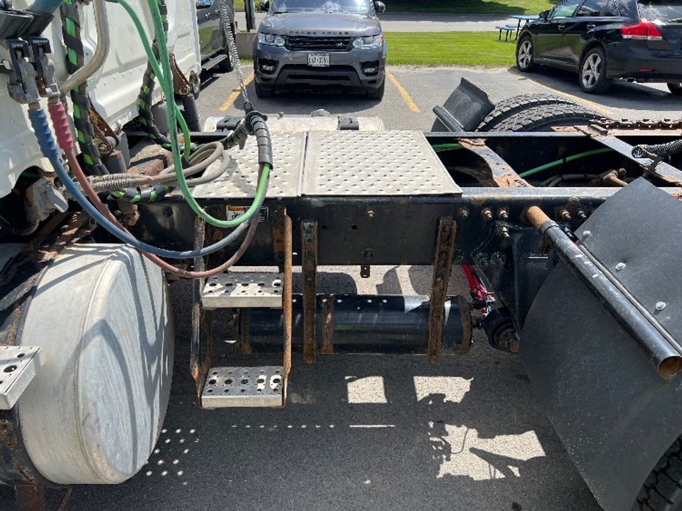 Day Cab Tractor-Heavy Duty Tractors-Freightliner-2016-Cascadia 12564ST-Buffalo-NY-478,686\n\t\tmiles-$ 12,500 - Image 19