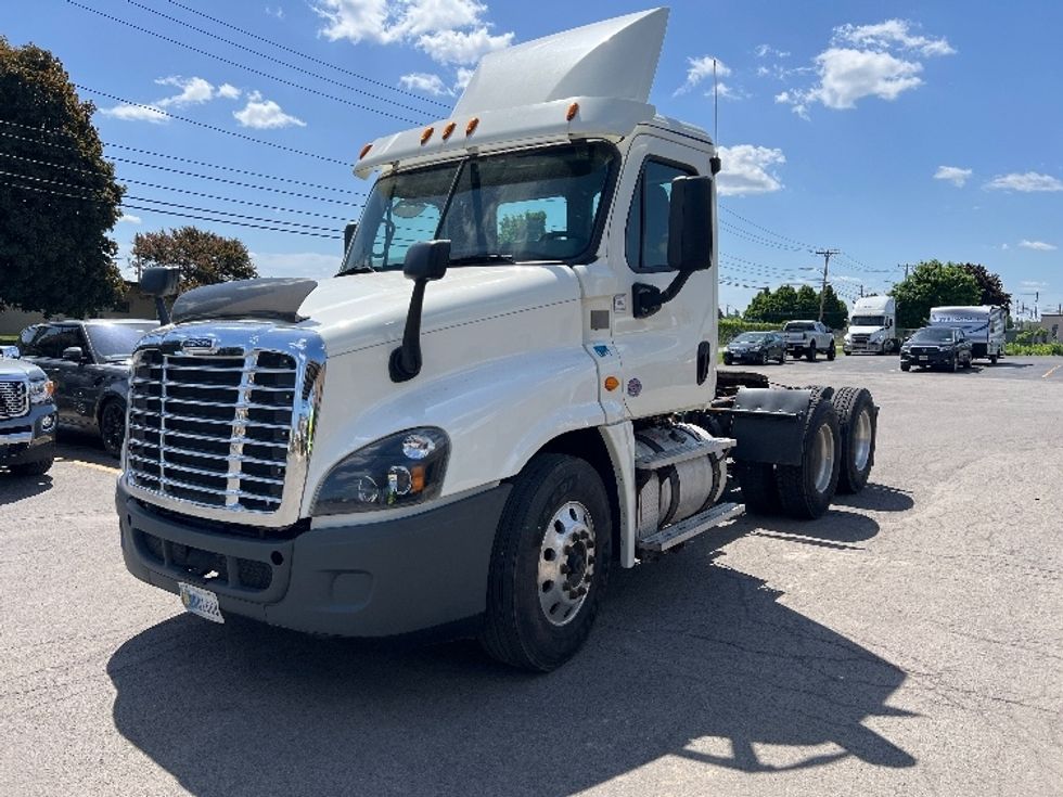 Day Cab Tractor-Heavy Duty Tractors-Freightliner-2016-Cascadia 12564ST-Buffalo-NY-478,686\n\t\tmiles-$ 12,500 - Image 3
