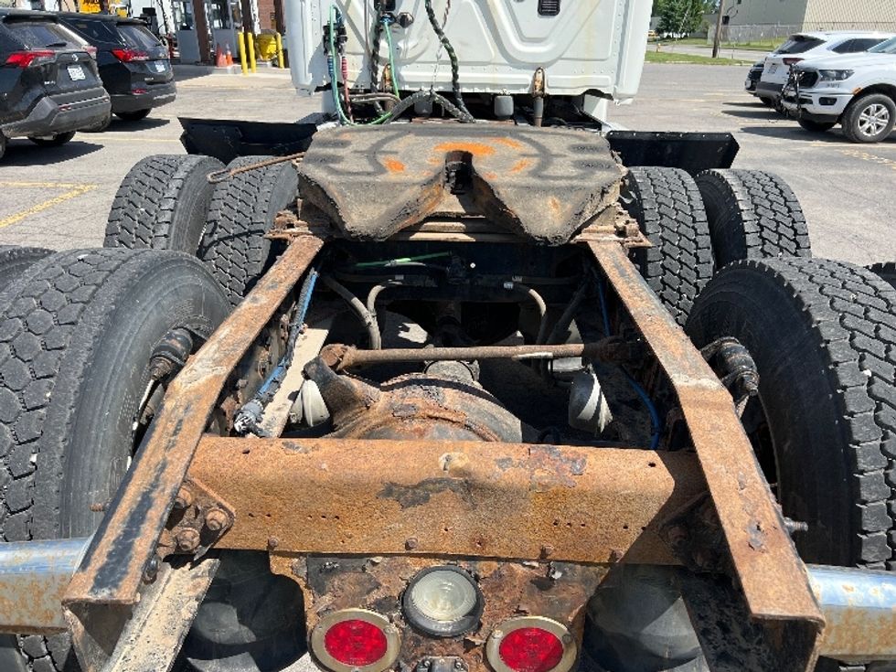 Day Cab Tractor-Heavy Duty Tractors-Freightliner-2016-Cascadia 12564ST-Buffalo-NY-478,686\n\t\tmiles-$ 12,500 - Image 6