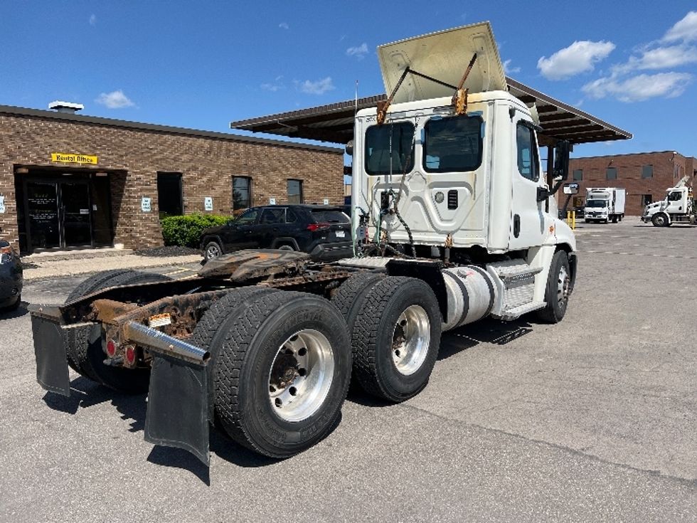 Day Cab Tractor-Heavy Duty Tractors-Freightliner-2016-Cascadia 12564ST-Buffalo-NY-478,686\n\t\tmiles-$ 12,500 - Image 7