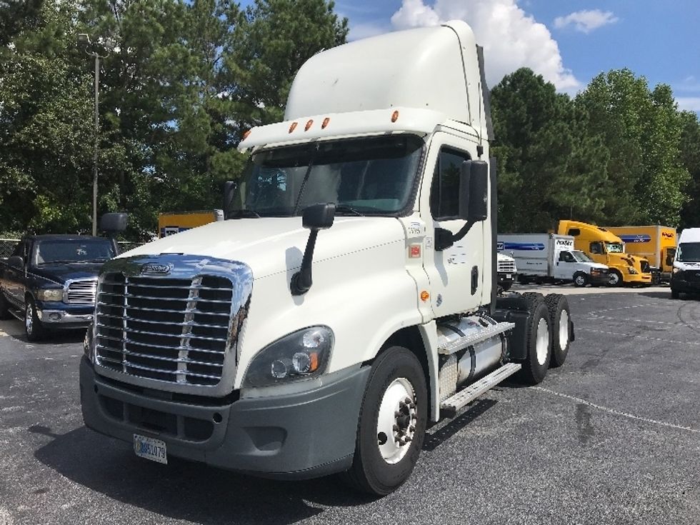 Day Cab Tractor-Heavy Duty Tractors-Freightliner-2016-Cascadia 12564ST-Conyers-GA-521,015 miles-$ 49,500