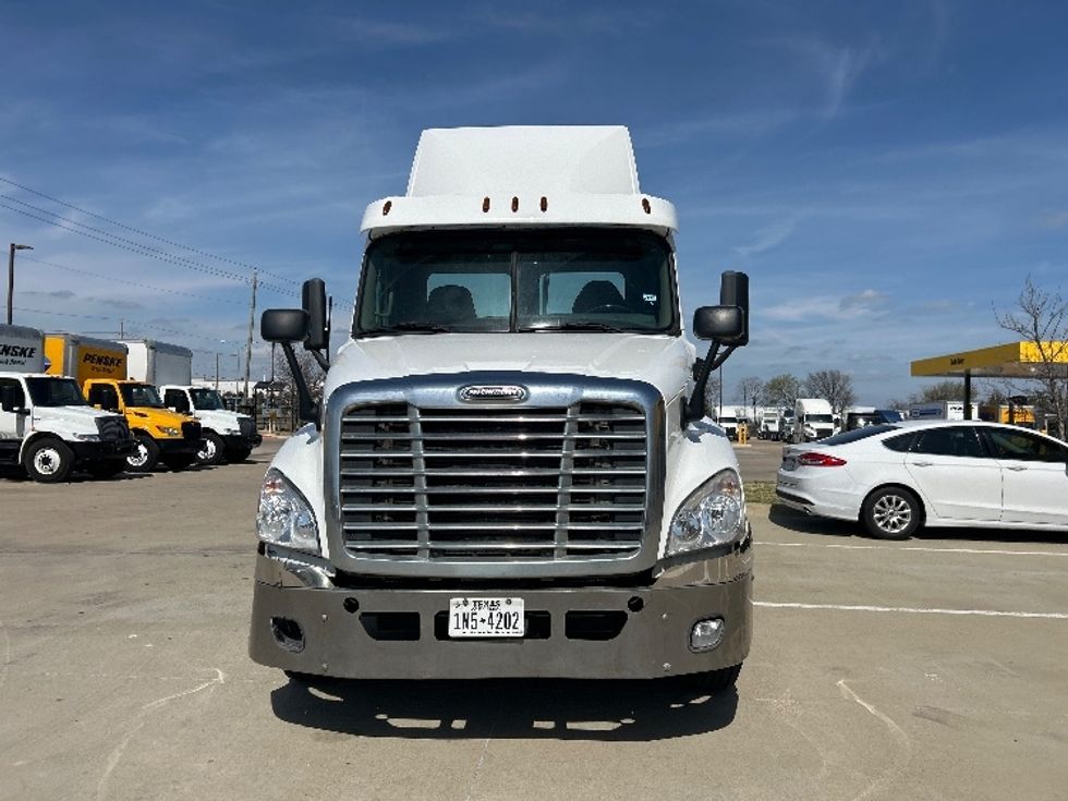 Day Cab Tractor-Heavy Duty Tractors-Freightliner-2016-Cascadia 12564ST-Dallas-TX-291,538\n\t\tmiles-$ 24,000 - Image 2