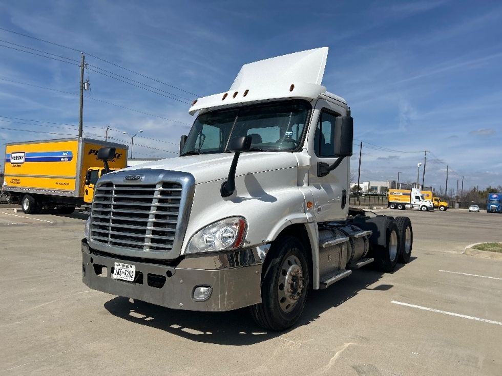 Day Cab Tractor-Heavy Duty Tractors-Freightliner-2016-Cascadia 12564ST-Dallas-TX-291,538\n\t\tmiles-$ 24,000 - Image 3