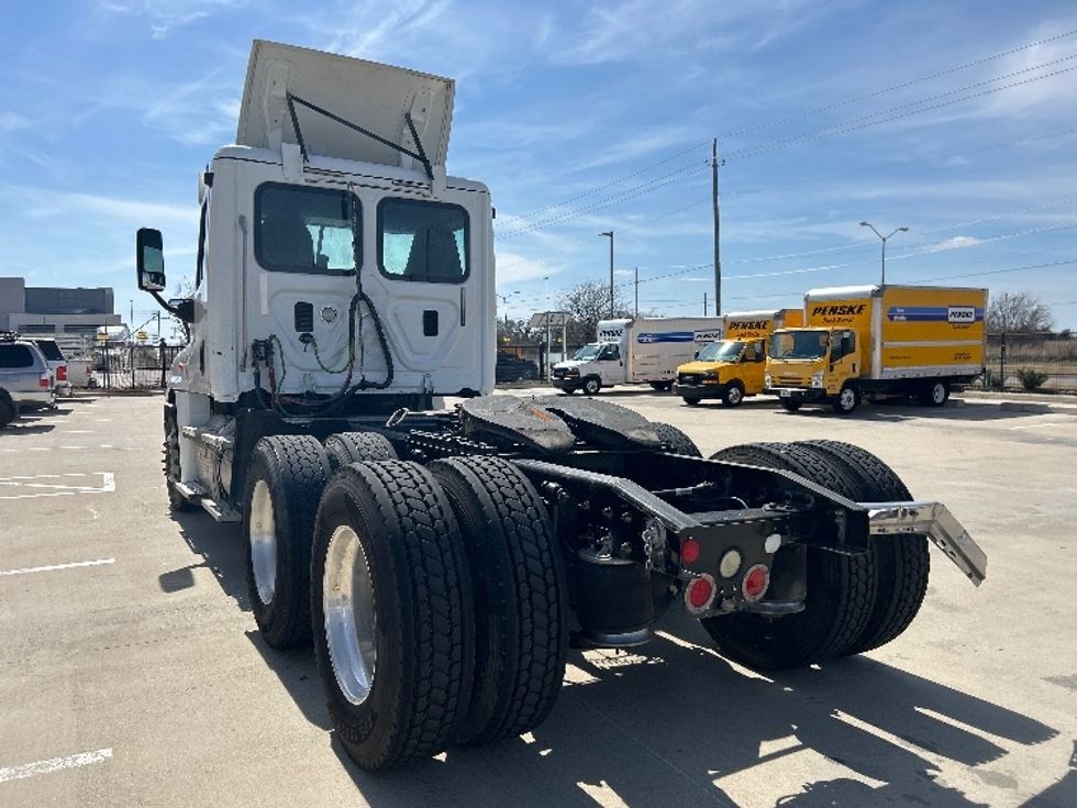 Day Cab Tractor-Heavy Duty Tractors-Freightliner-2016-Cascadia 12564ST-Dallas-TX-291,538\n\t\tmiles-$ 24,000 - Image 5
