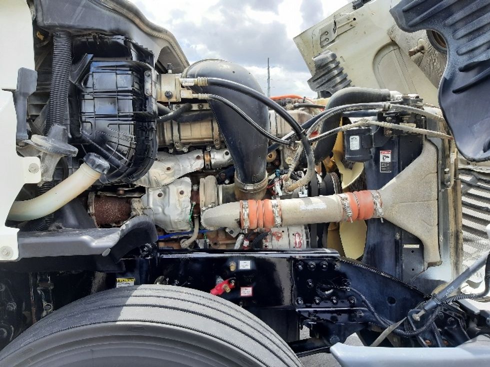 Day Cab Tractor-Heavy Duty Tractors-Freightliner-2016-Cascadia 12564ST-Dallas-TX-399,609\n\t\tmiles-$ 29,750 - Image 15