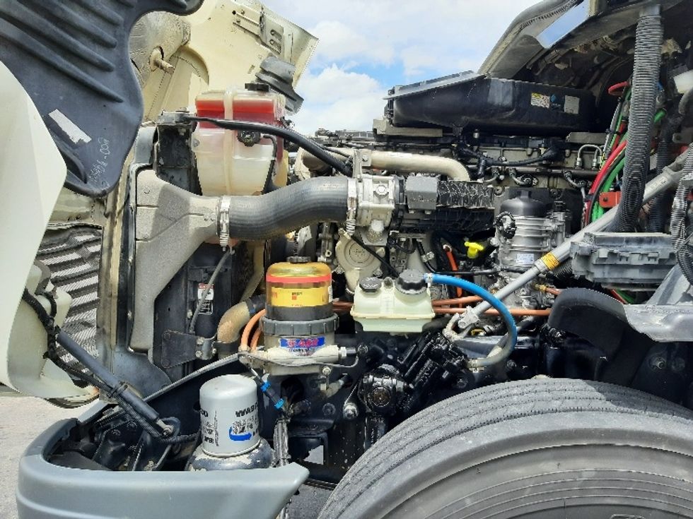 Day Cab Tractor-Heavy Duty Tractors-Freightliner-2016-Cascadia 12564ST-Dallas-TX-399,609\n\t\tmiles-$ 29,750 - Image 16