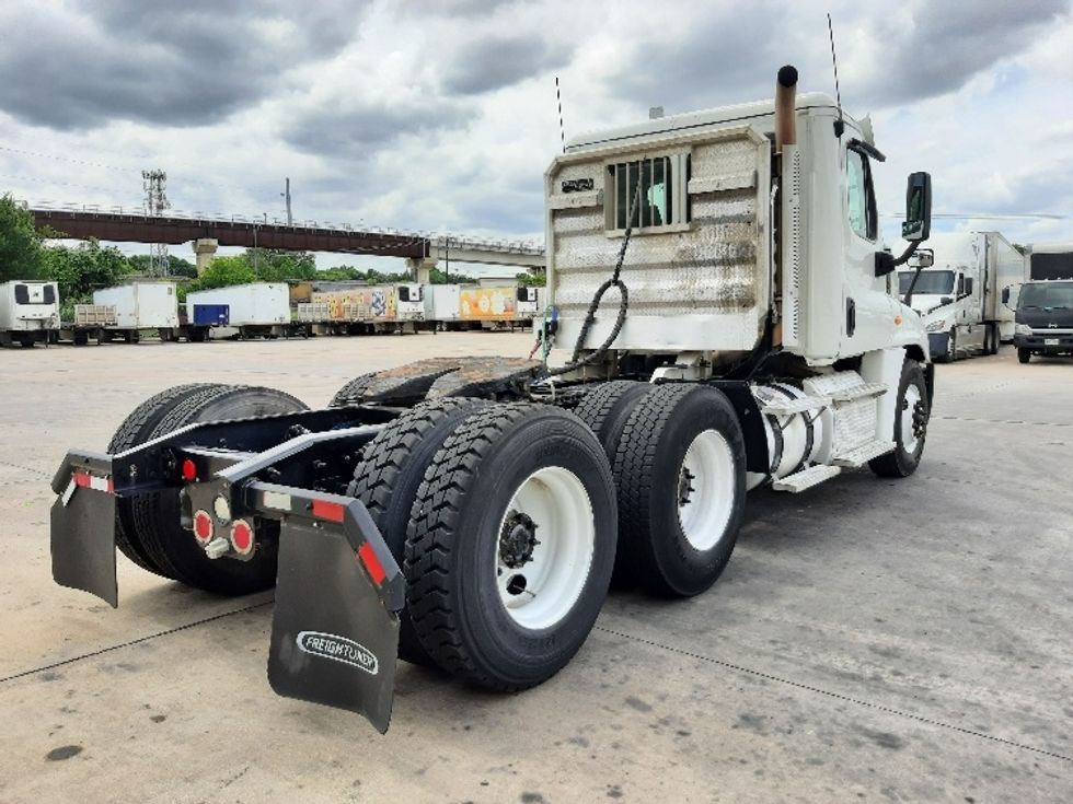 Day Cab Tractor-Heavy Duty Tractors-Freightliner-2016-Cascadia 12564ST-Dallas-TX-399,609\n\t\tmiles-$ 29,750 - Image 7