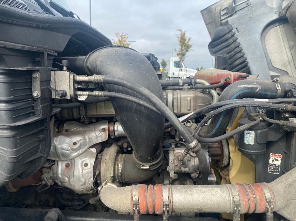 Day Cab Tractor-Heavy Duty Tractors-Freightliner-2016-Cascadia 12564ST-Everett-WA-529,663\n\t\tmiles-$ 34,500 - Image 10