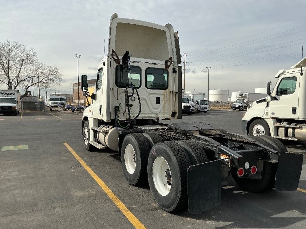 Day Cab Tractor-Heavy Duty Tractors-Freightliner-2016-Cascadia 12564ST-Greeley-CO-196,864\n\t\tmiles-$ 29,250 - Image 5
