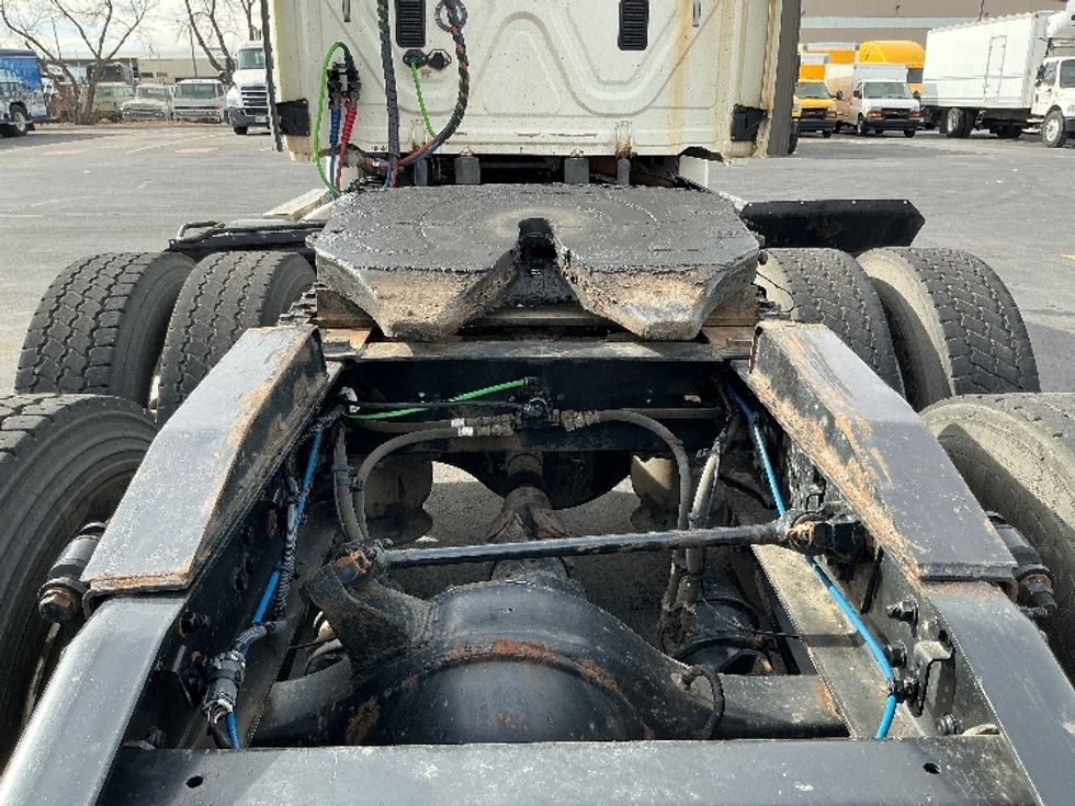 Day Cab Tractor-Heavy Duty Tractors-Freightliner-2016-Cascadia 12564ST-Greeley-CO-196,973\n\t\tmiles-$ 29,250 - Image 6