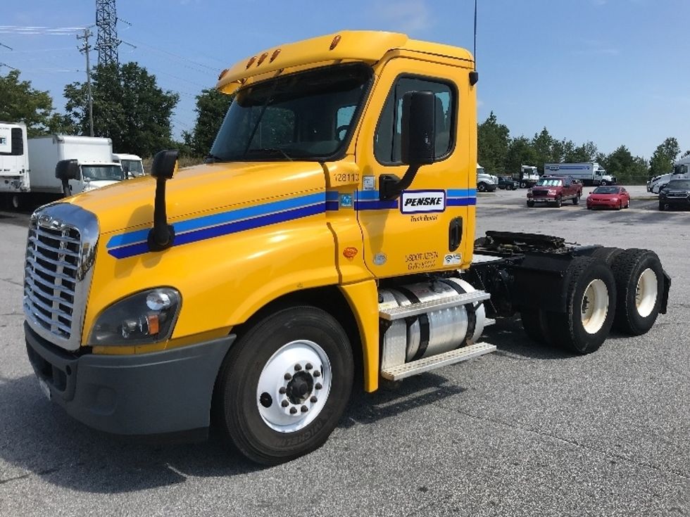 Day Cab Tractor-Heavy Duty Tractors-Freightliner-2016-Cascadia 12564ST-Greenville-SC-556,542 miles-$ 53,750