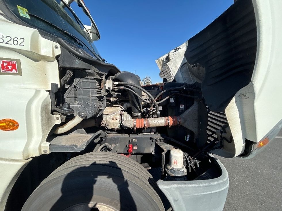 Day Cab Tractor-Heavy Duty Tractors-Freightliner-2016-Cascadia 12564ST-Millville-NJ-312,860\n\t\tmiles-$ 41,000 - Image 15