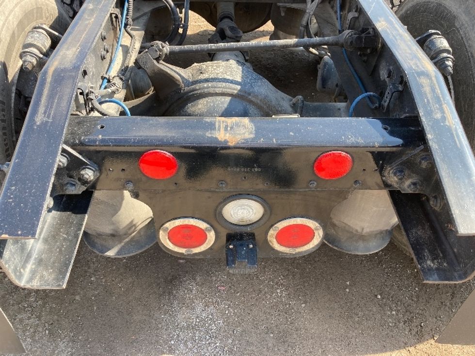 Day Cab Tractor-Heavy Duty Tractors-Freightliner-2016-Cascadia 12564ST-Mount Juliet-TN-588,824\n\t\tmiles-$ 28,750 - Image 20