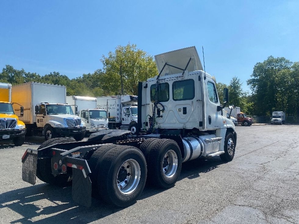 Day Cab Tractor-Heavy Duty Tractors-Freightliner-2016-Cascadia 12564ST-Parsippany-NJ-537,307\n\t\tmiles-$ 31,250 - Image 7