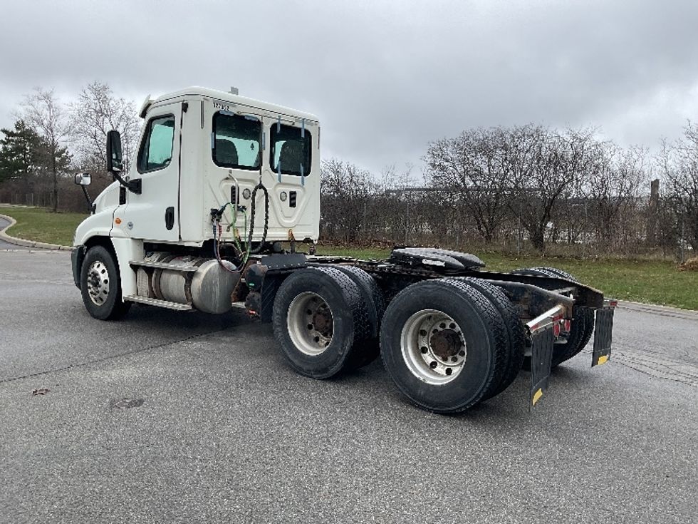 Day Cab Tractor-Heavy Duty Tractors-Freightliner-2016-Cascadia 12564ST-Rochester-NY-414,604\n\t\tmiles-$ 36,750 - Image 5